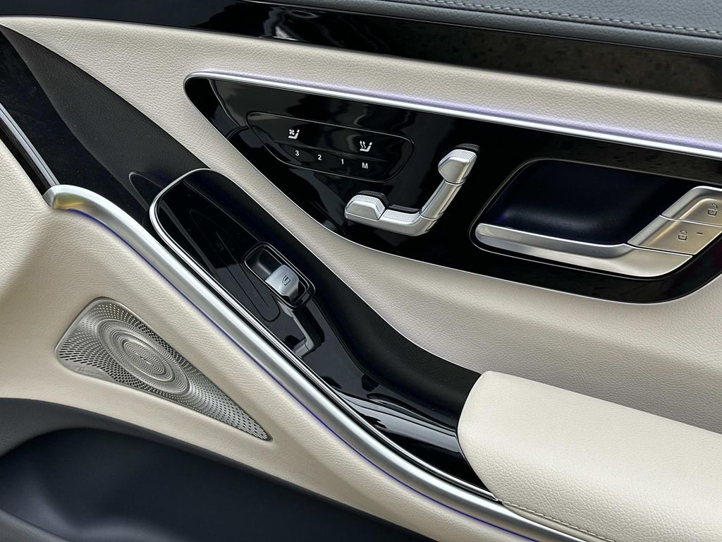Thumbnail: 2023 Mercedes-Benz S-Class - 20