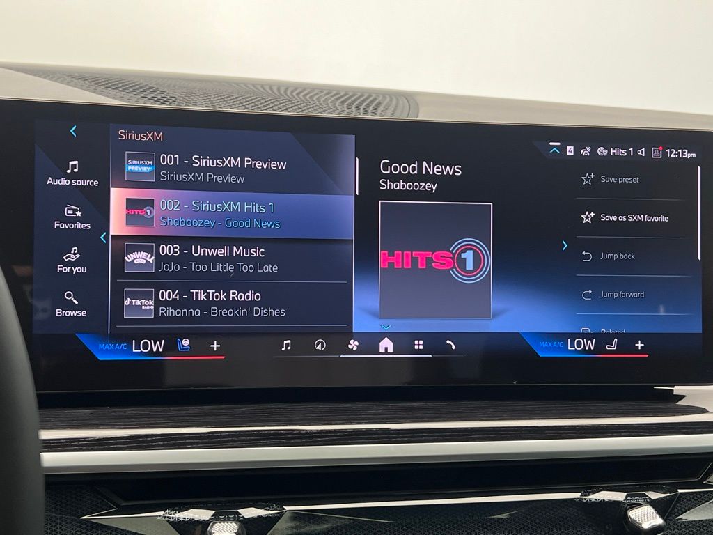 Thumbnail: 2026 BMW X7 - 15