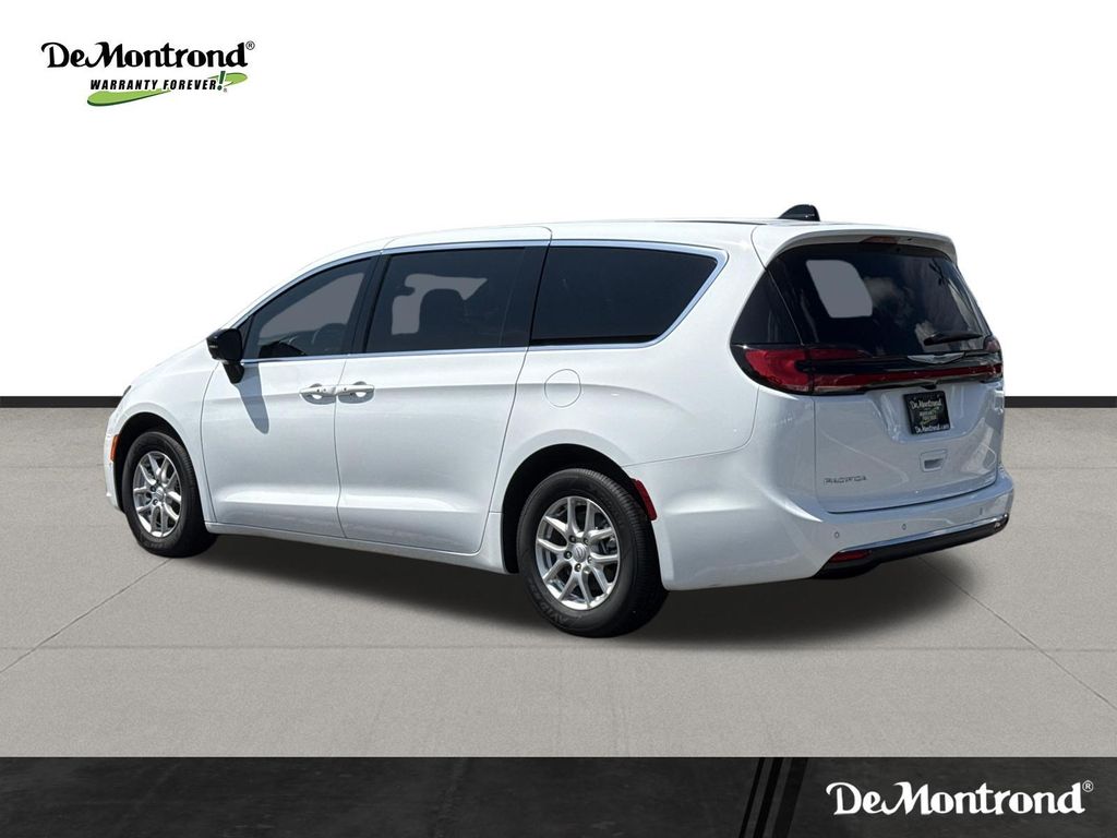 2026 Chrysler Pacifica Select White at River Oaks CDJR