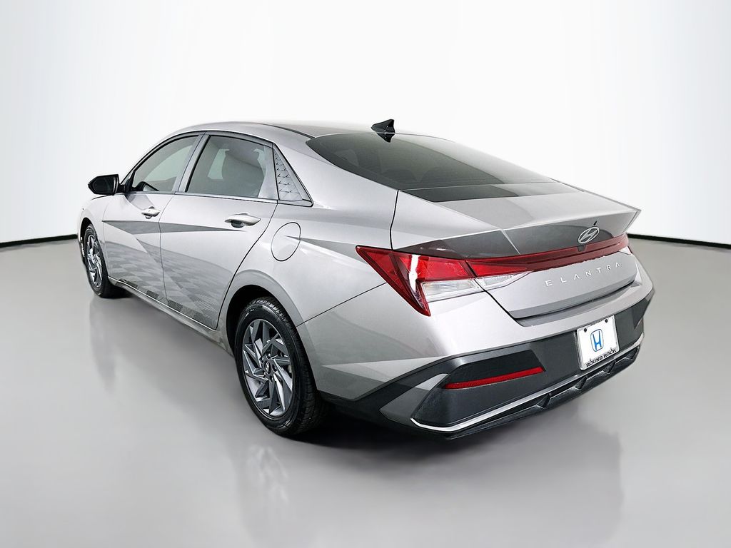 Thumbnail: 2024 Hyundai Elantra - 7