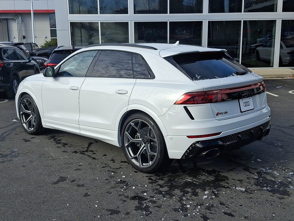 Thumbnail: 2026 Audi RS Q8 - 4