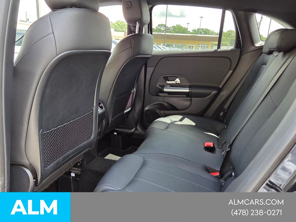Used 2025 Black Mercedes-Benz GLA 250 image 5