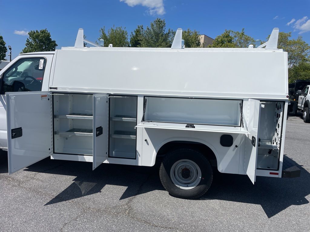 2026 Ford E-350 Cutaway 
