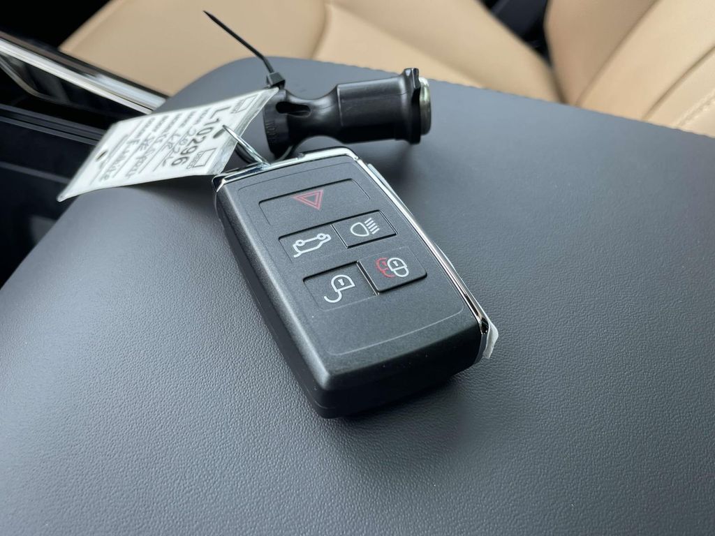 New 2026 Gray Land Rover Dynamic SE image 40