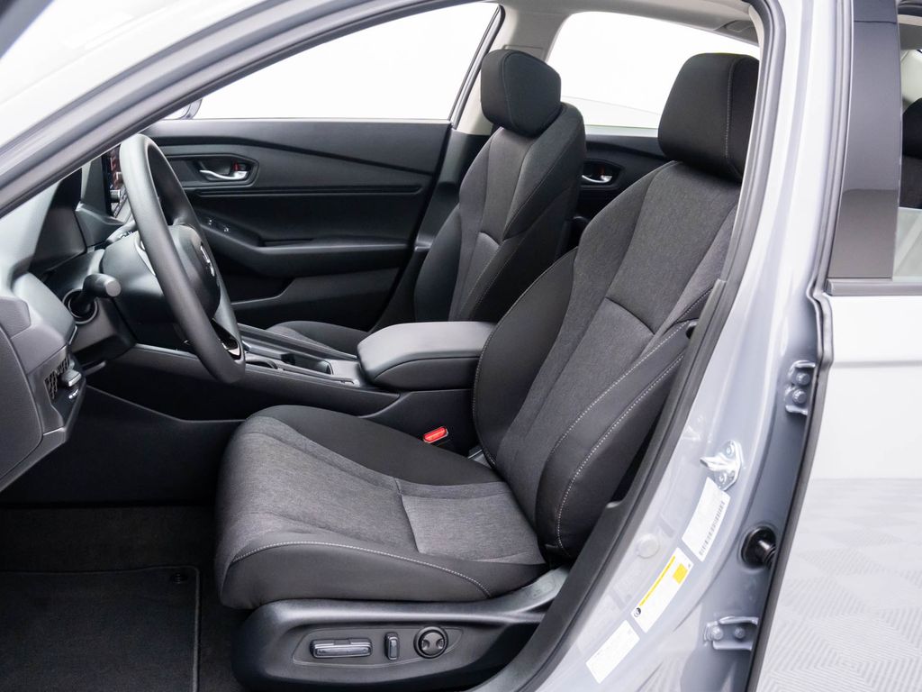 2025 Honda Accord SE photo