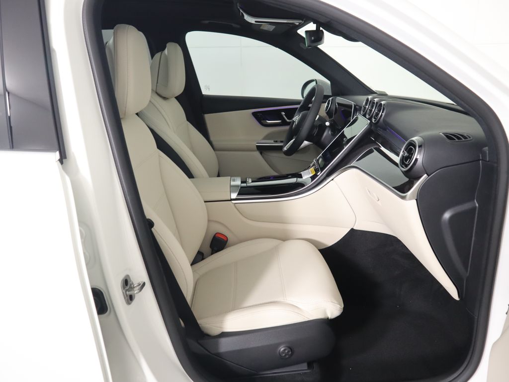 Thumbnail: 2026 Mercedes-Benz GLC - 21