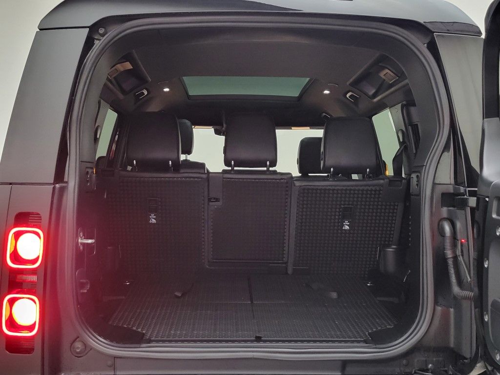 Thumbnail: 2021 Land Rover Defender - 11