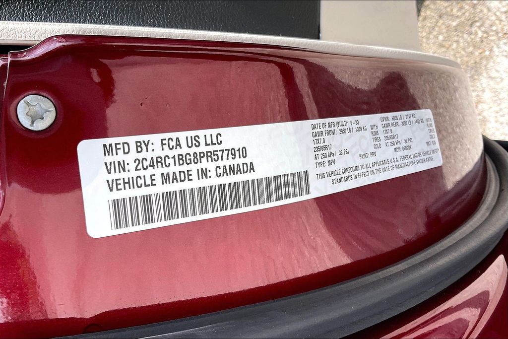 Used 2023 Chrysler Pacifica Touring L 4D Passenger Van