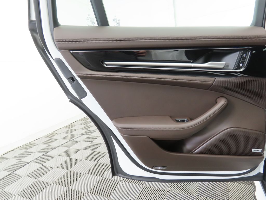 Thumbnail: 2025 Porsche Panamera - 28