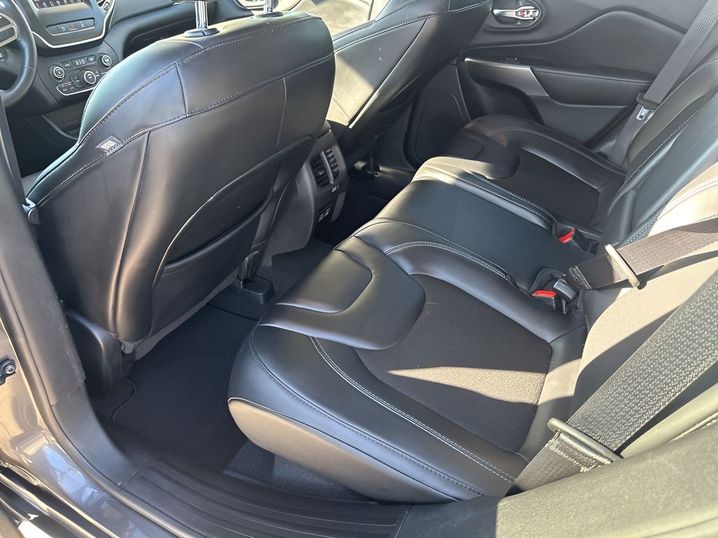 Used Car 2021 Jeep Cherokee  Latitude Plus For Sale Under $20,000 In Austin, Texas