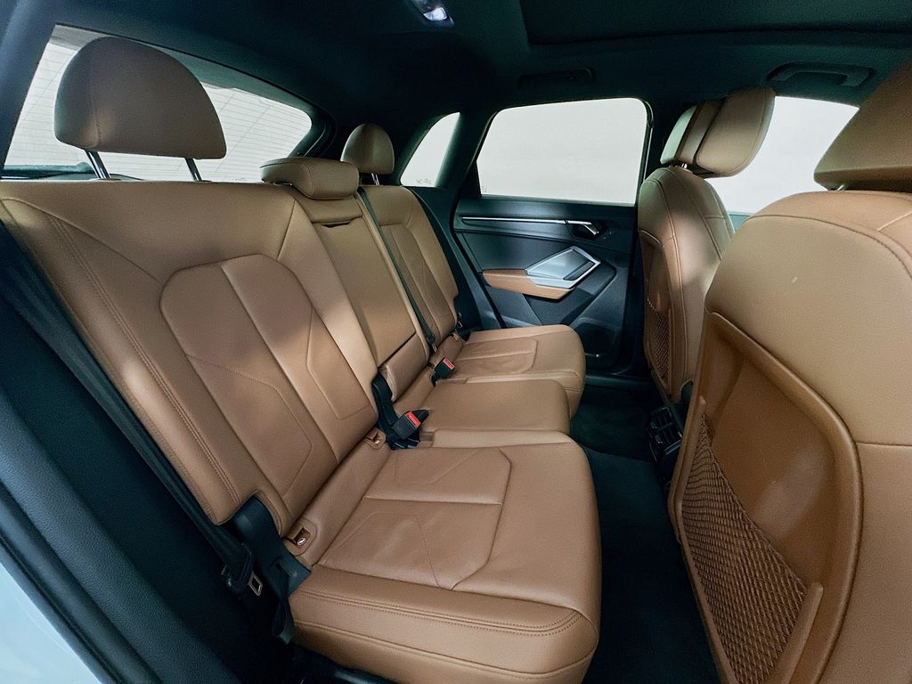 Thumbnail: 2020 Audi Q3 - 27