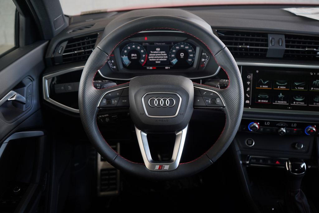 Thumbnail: 2025 Audi Q3 - 9