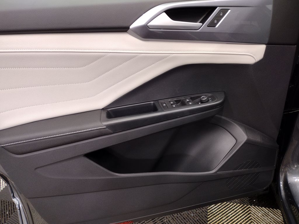 2025 Volkswagen Taos 1.5T SEL