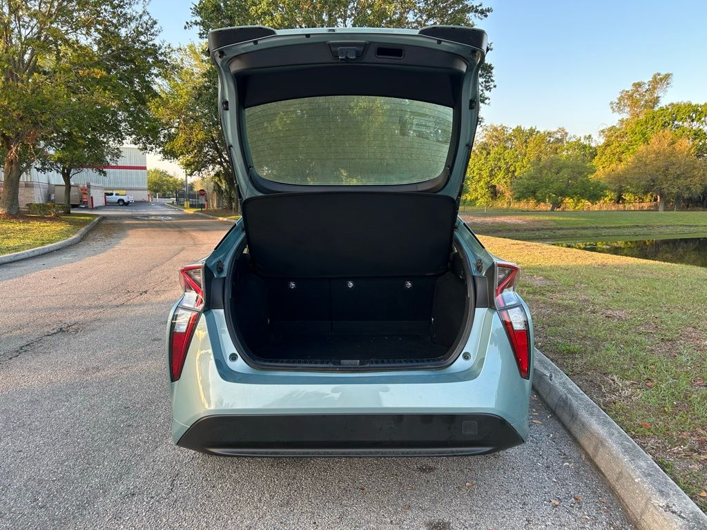 Thumbnail: 2018 Toyota Prius - 10