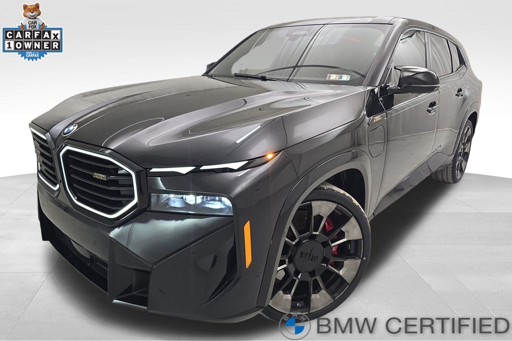 2024 BMW XM Base's photo