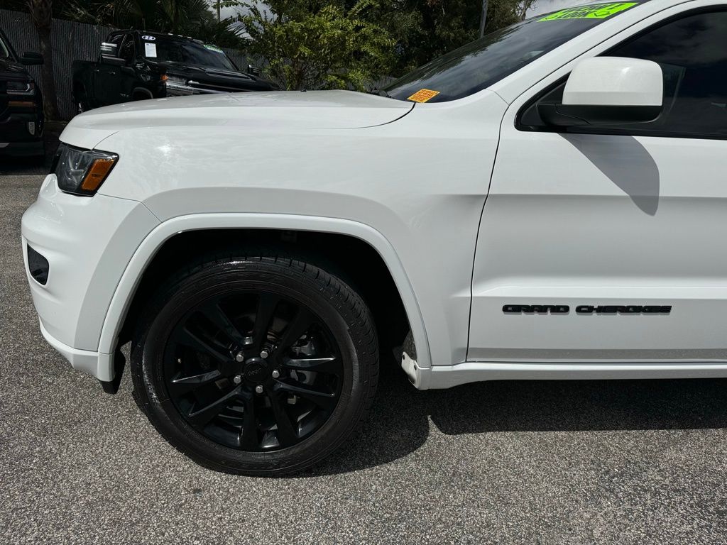 2020 Jeep Grand Cherokee Altitude 10