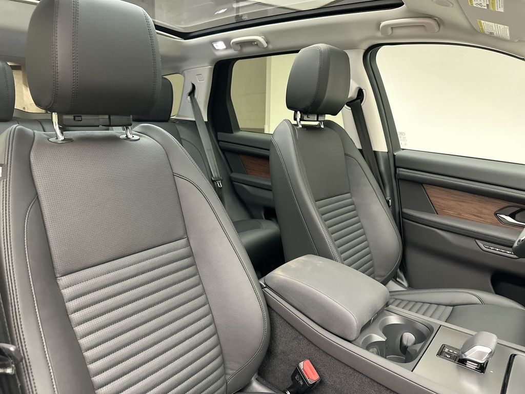 2024 Land Rover Discovery Sport S 3