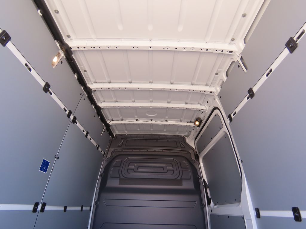 Thumbnail: 2025 Mercedes-Benz Sprinter - 30