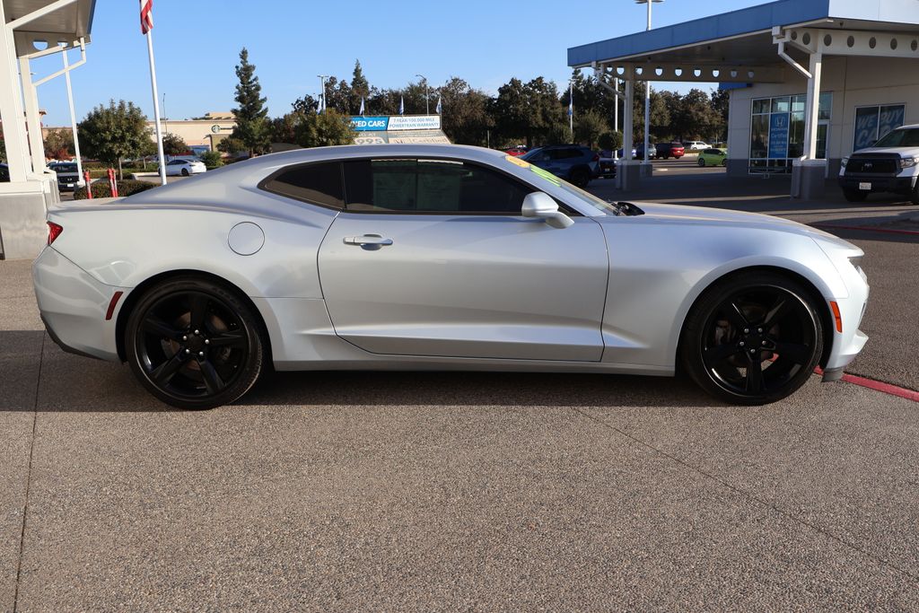 2017 Chevrolet Camaro  4