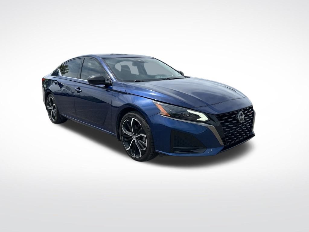 2023 Nissan Altima 2.5 SR's photo