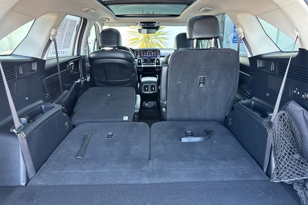 used 2023 Kia Sorento Hybrid car, priced at $29,905