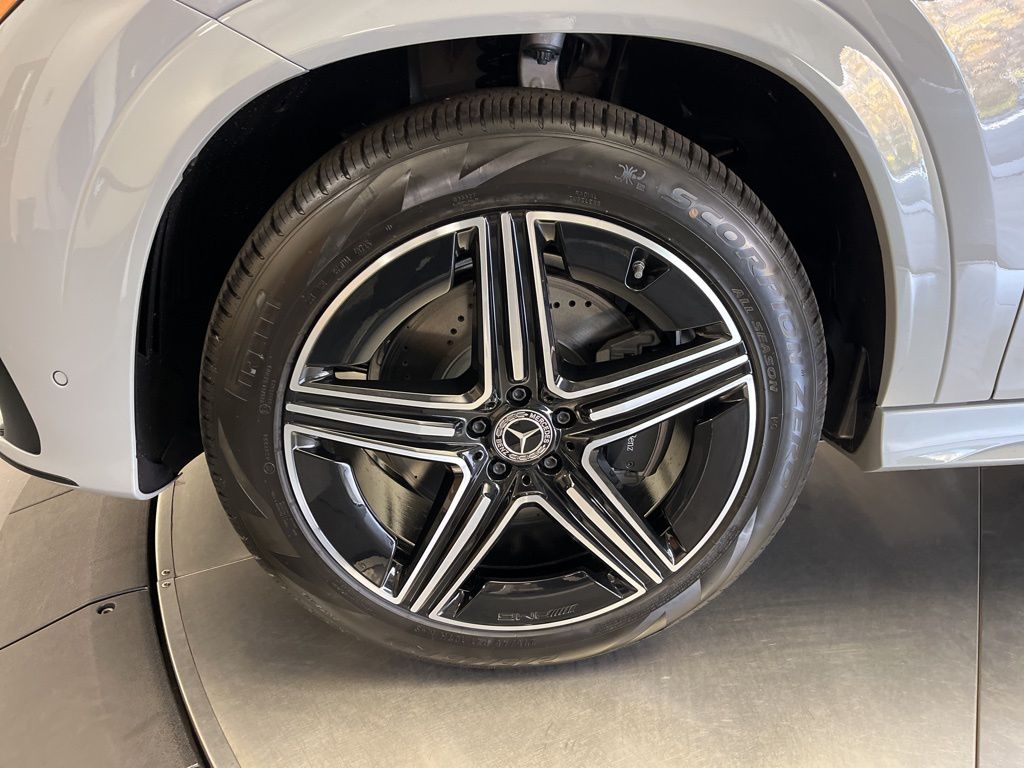 Thumbnail: 2026 Mercedes-Benz GLE - 10