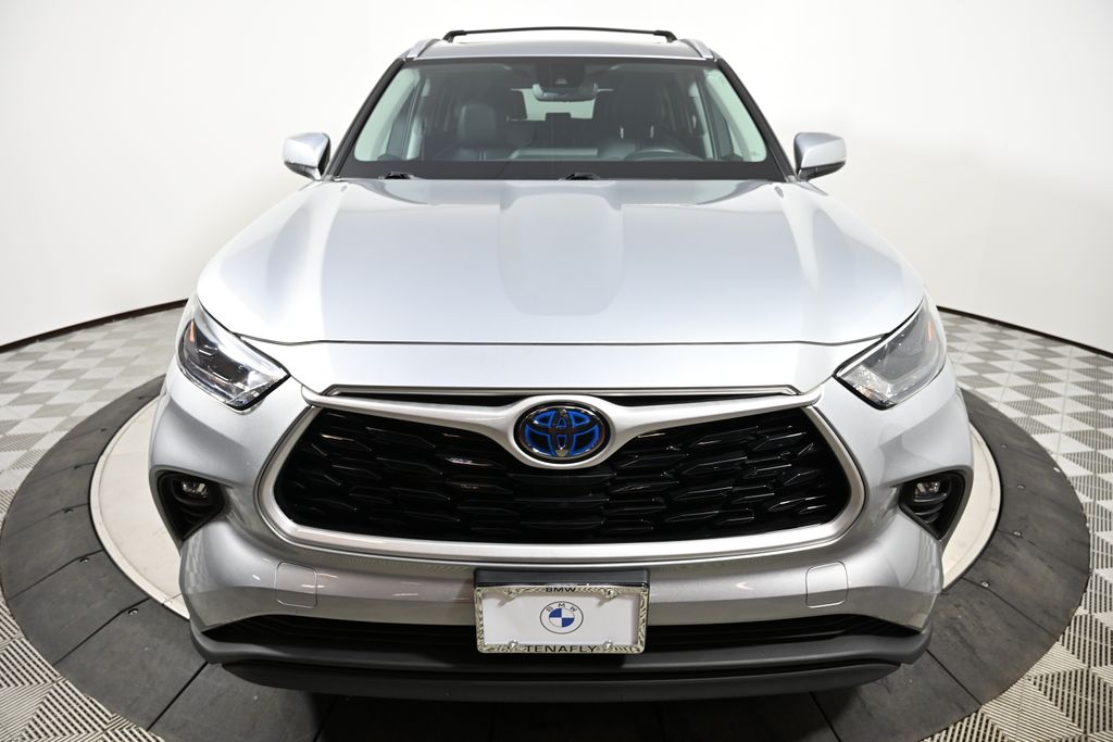 2022 Toyota Highlander XLE 8