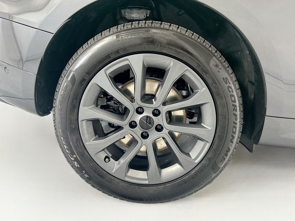 Thumbnail: 2026 Land Rover Range Rover Sport - 32