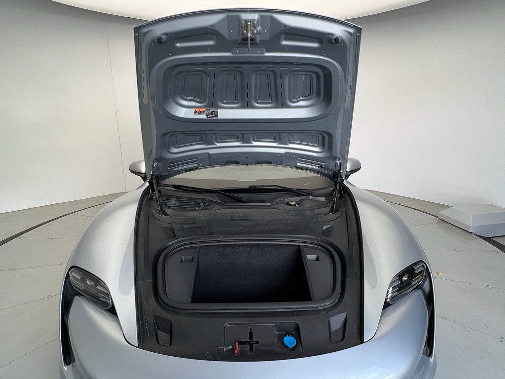 2021 Porsche Taycan  26