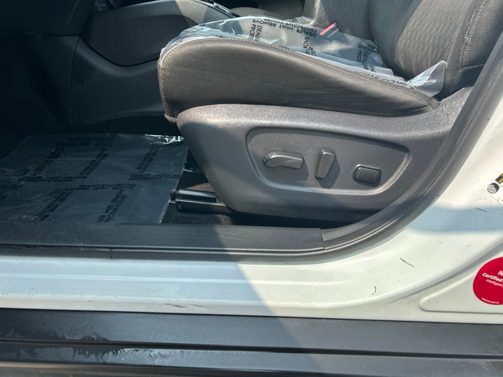 Used 2018 White Nissan SV image 17