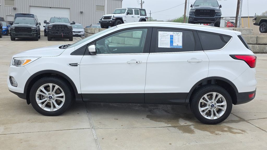Used 2019 Ford Escape SE with VIN 1FMCU9GD4KUB32541 for sale in Kansas City