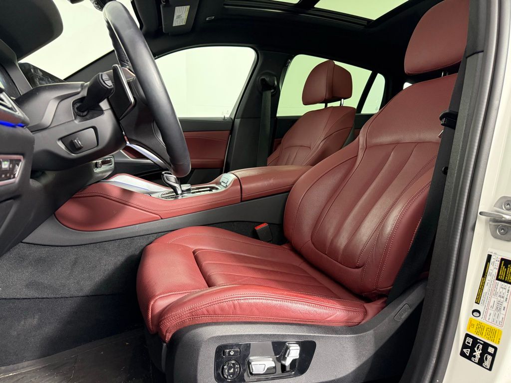 Thumbnail: 2022 BMW X6 - 11