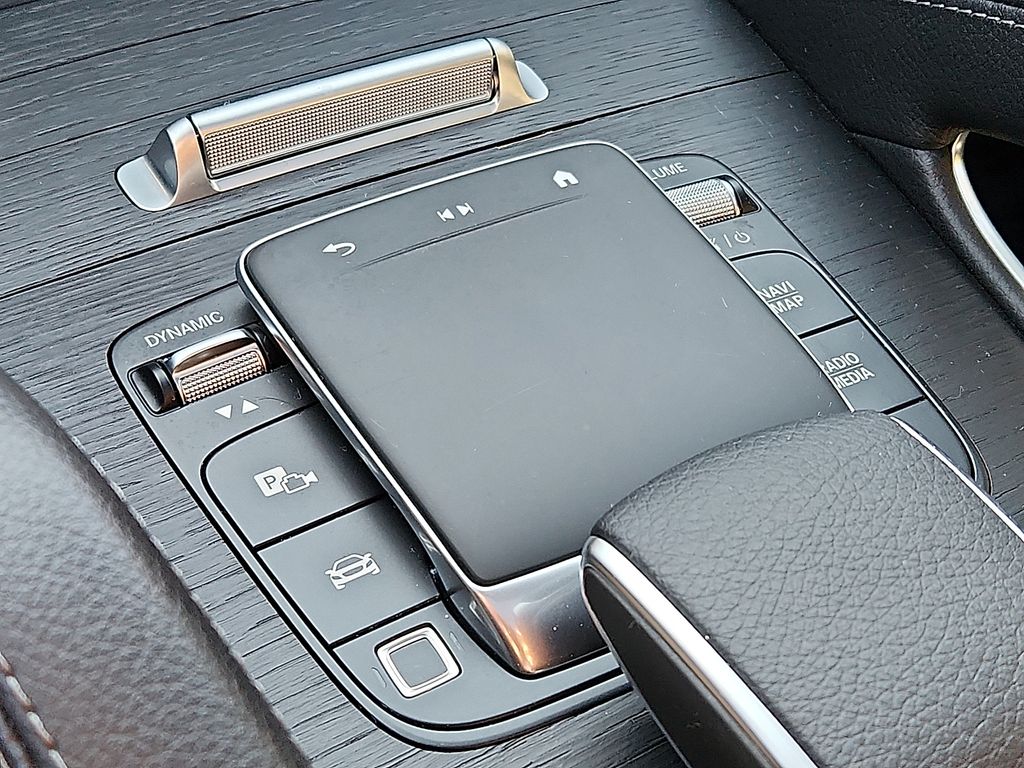 Thumbnail: 2025 Mercedes-Benz GLE - 25