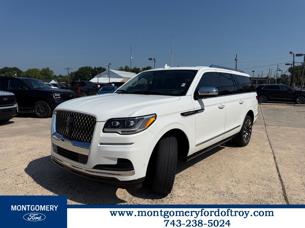 White Metallic 2022 Lincoln Navigator SUV / Crossover Four-Wheel Drive Automatic