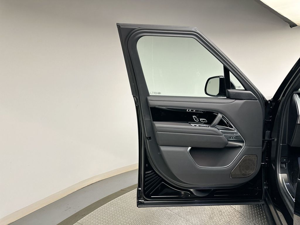 Thumbnail: 2026 Land Rover Range Rover - 18