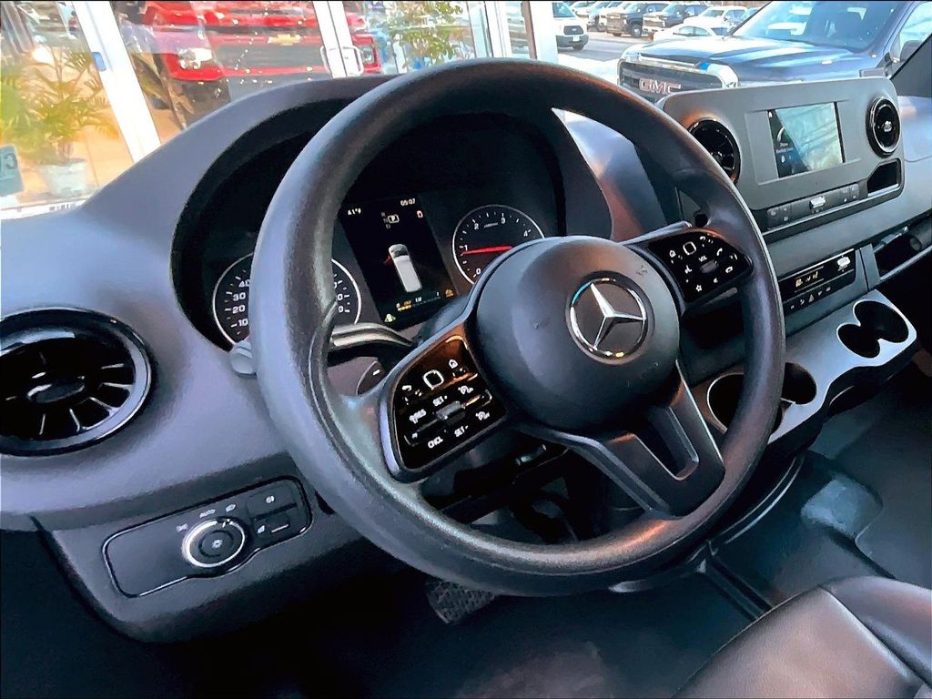 2024 Mercedes-Benz Sprinter 2500 — photo 17