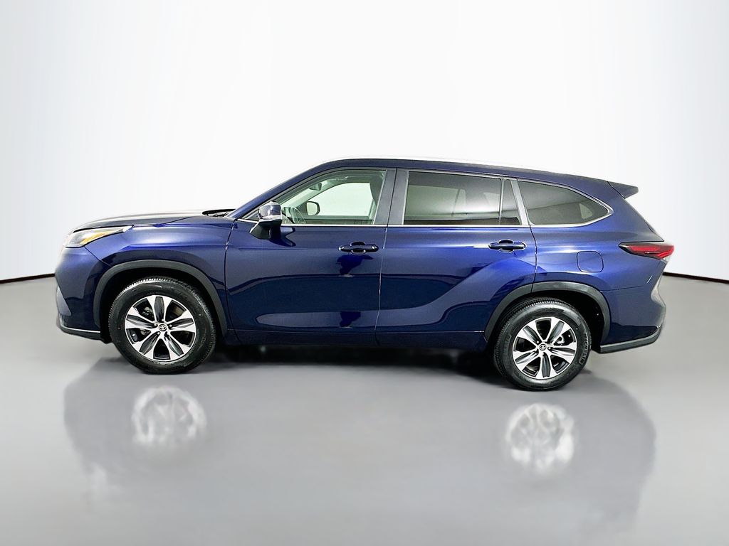 Thumbnail: 2024 Toyota Highlander - 8