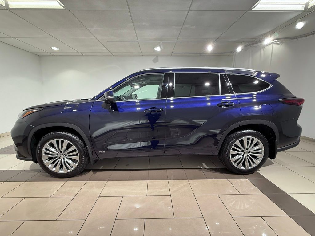 Thumbnail: 2025 Toyota Highlander - 2