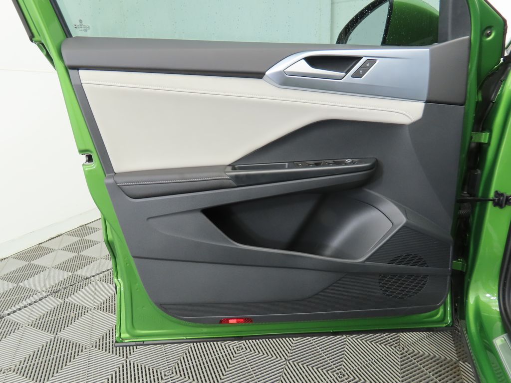 Thumbnail: 2025 Volkswagen Taos - 22