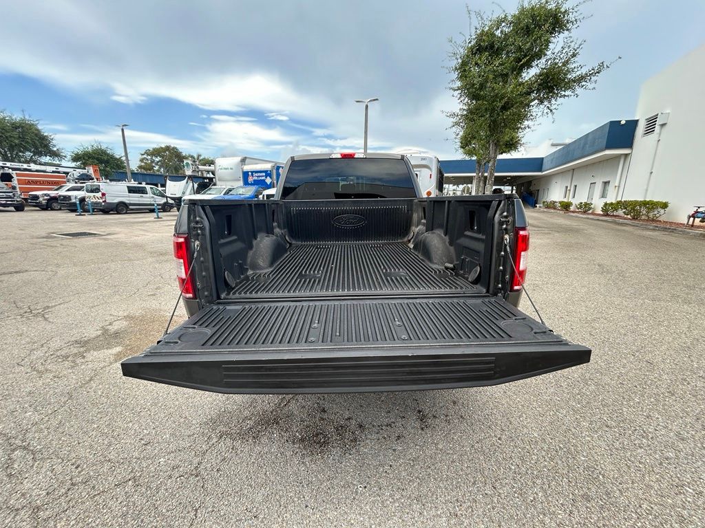 Used 2018 Gray Ford XLT image 32