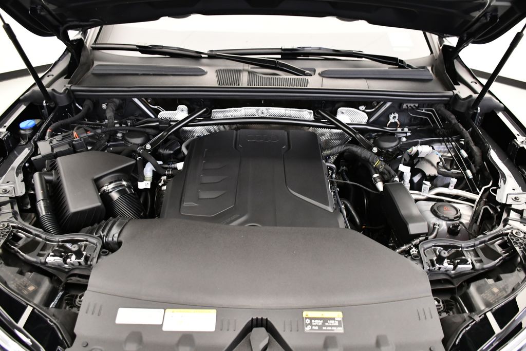 Thumbnail: 2025 Audi Q5 - 11