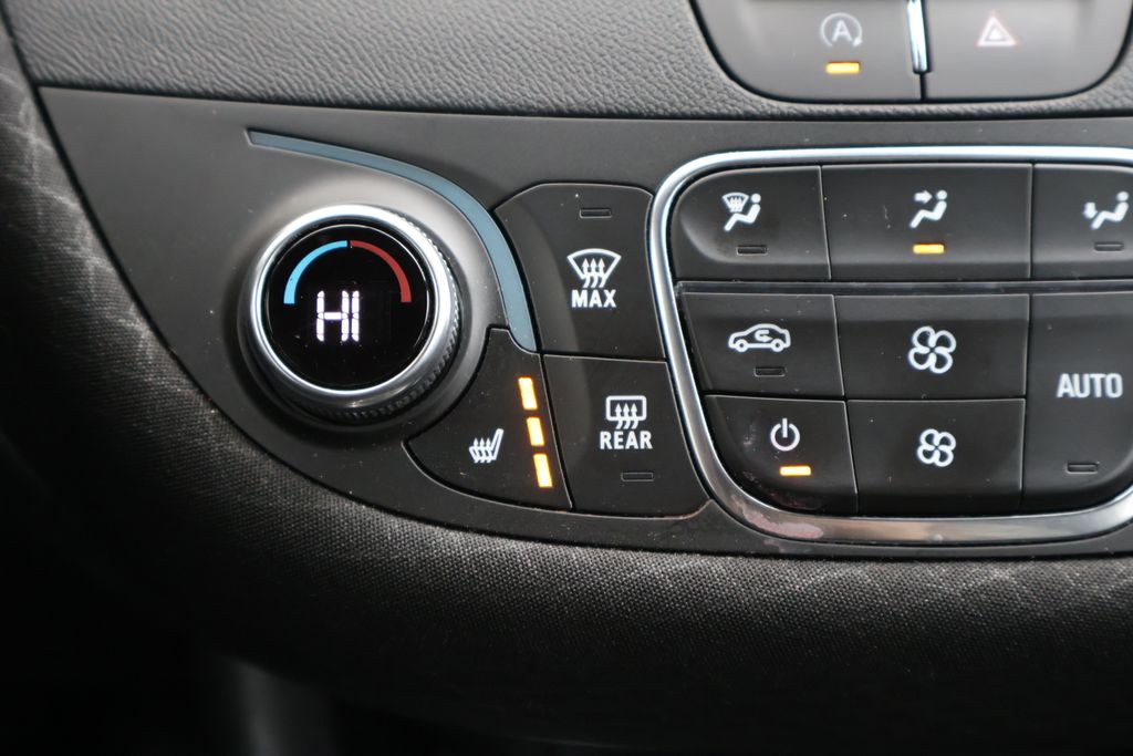 Thumbnail: 2024 Chevrolet Malibu - 20