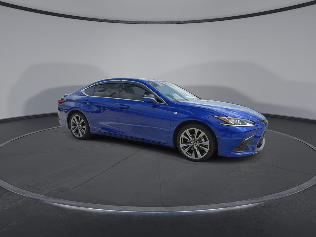 Thumbnail: 2021 Lexus ES - 2