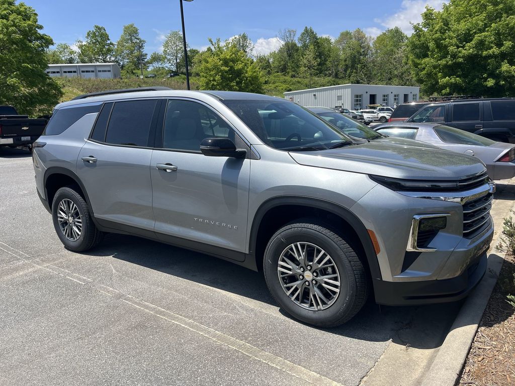 2025 Chevrolet Traverse LT photo
