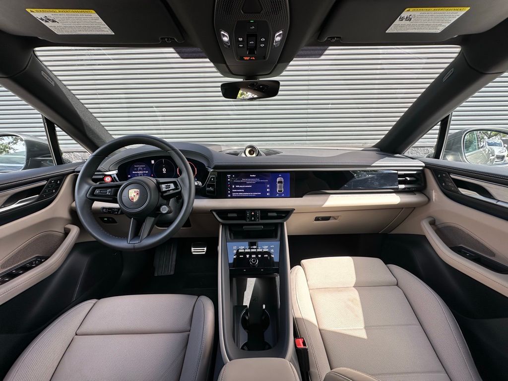 Thumbnail: 2025 Porsche Macan - 6