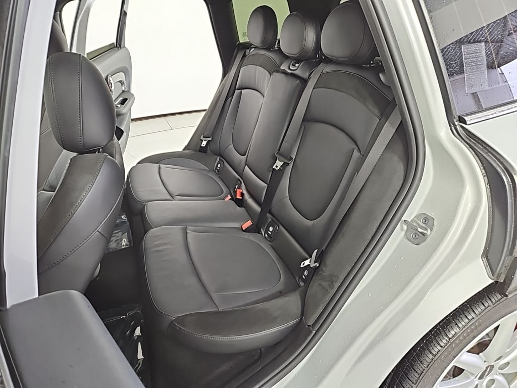 Thumbnail: 2021 MINI Cooper Clubman - 21