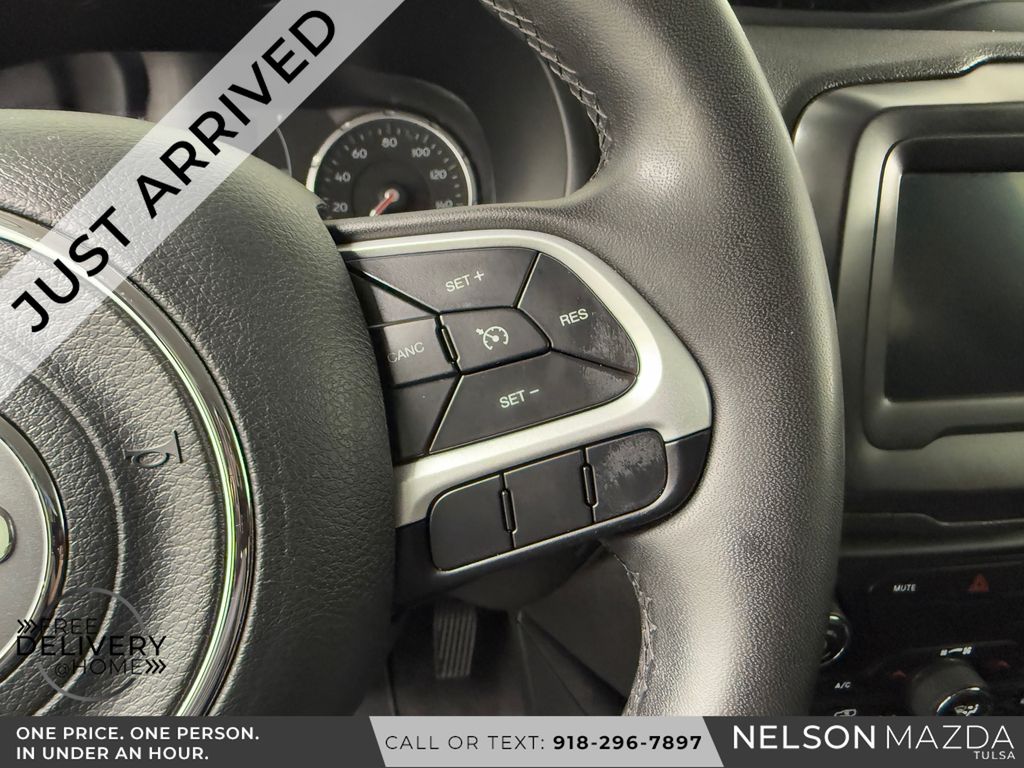 Used 2019 Blue Jeep Latitude image 23