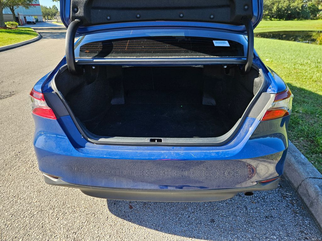 Thumbnail: 2023 Toyota Camry - 10