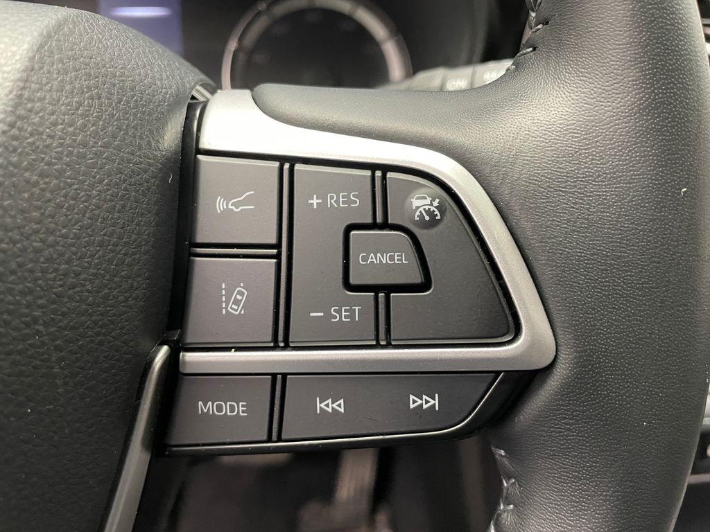 2022 Toyota Highlander LE 23
