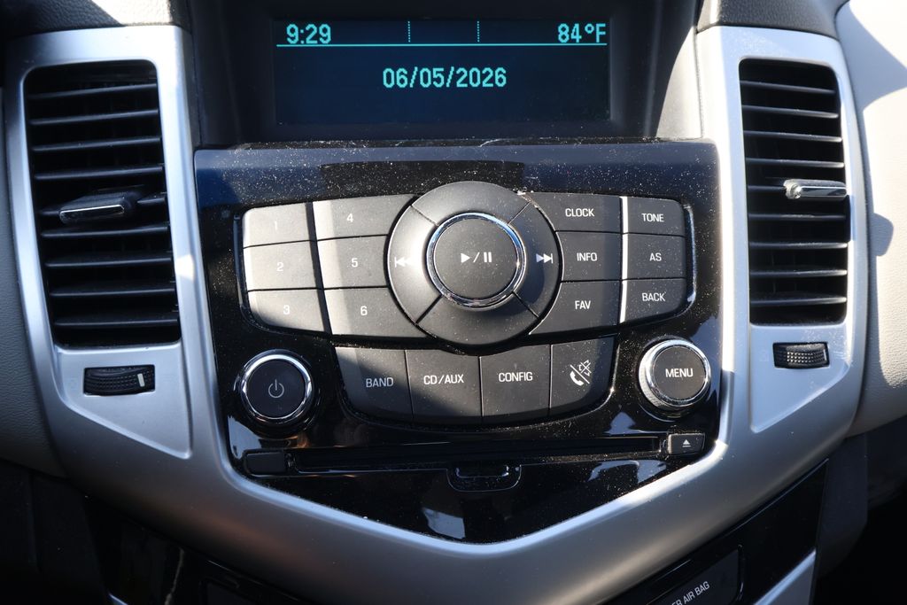 Thumbnail: 2011 Chevrolet Cruze - 21